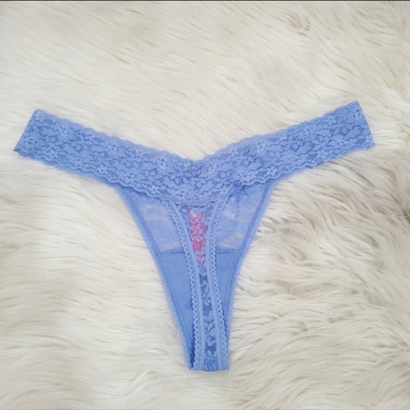 Betsey Johnson lace thong  new - Picture 2 of 3
